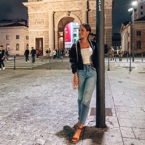 Meet your Posher, Lauren